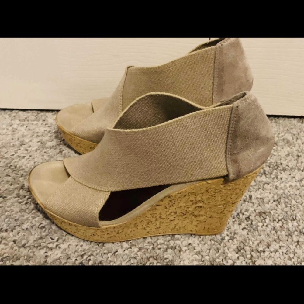 Browns wedge sandals